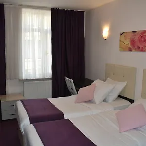 Отель Meribel, Saint-Josse-ten-Noode